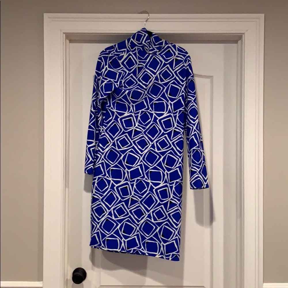 Long sleeve blue white dress